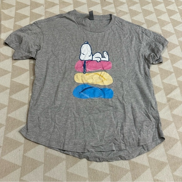 NEW Peanuts - Summer Edition - Snoopy & Flip Flops TEE SHIRT - Picture 2 of 3
